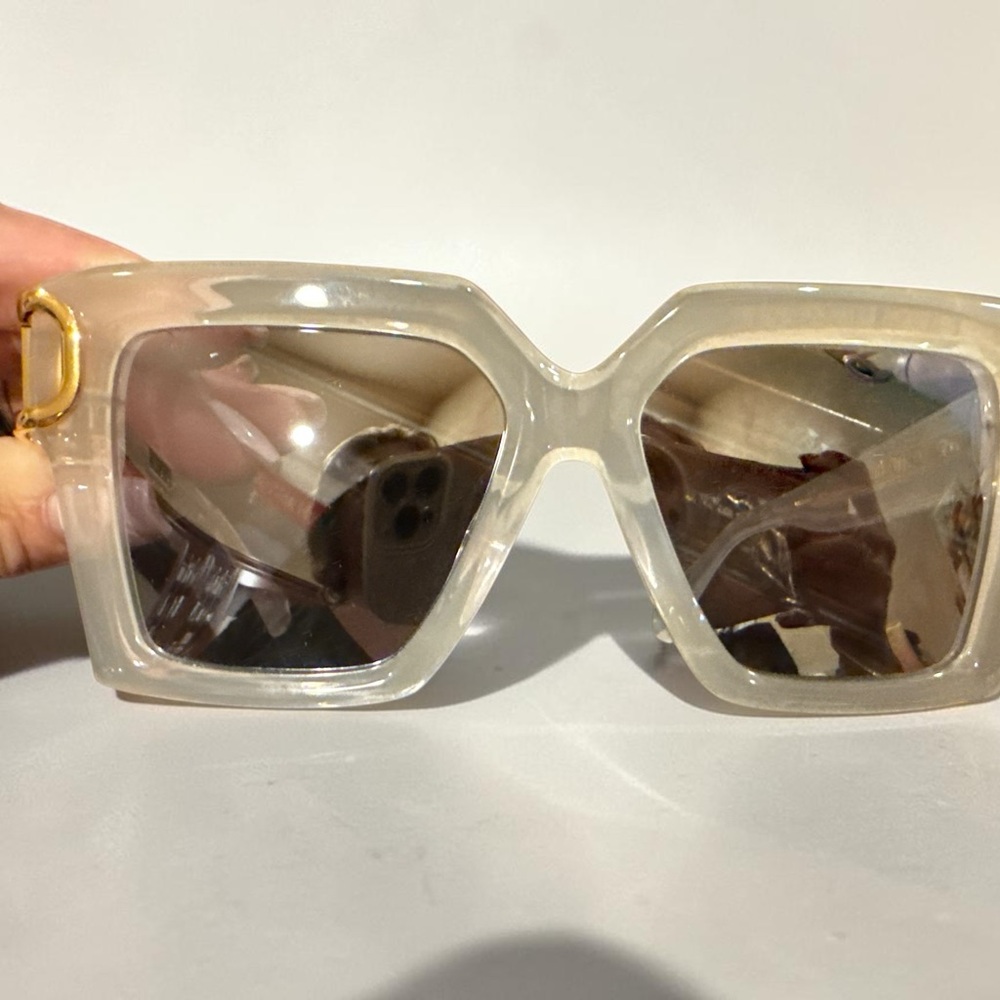 NIB Valentino VLogo Oversized Square Sunglasses Ivory Gold V-UNO Full Set - Picture 5 of 9